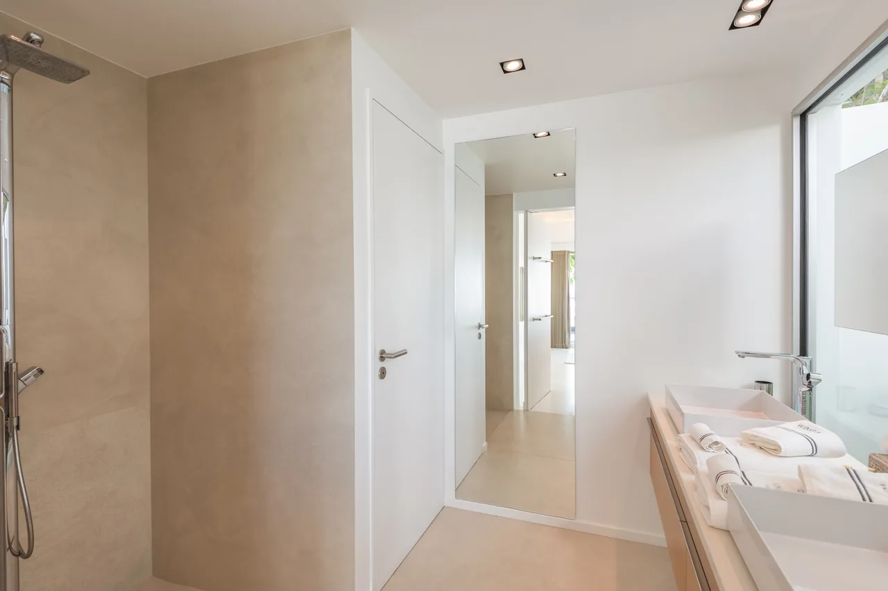 Bedroom 2 — bathroom