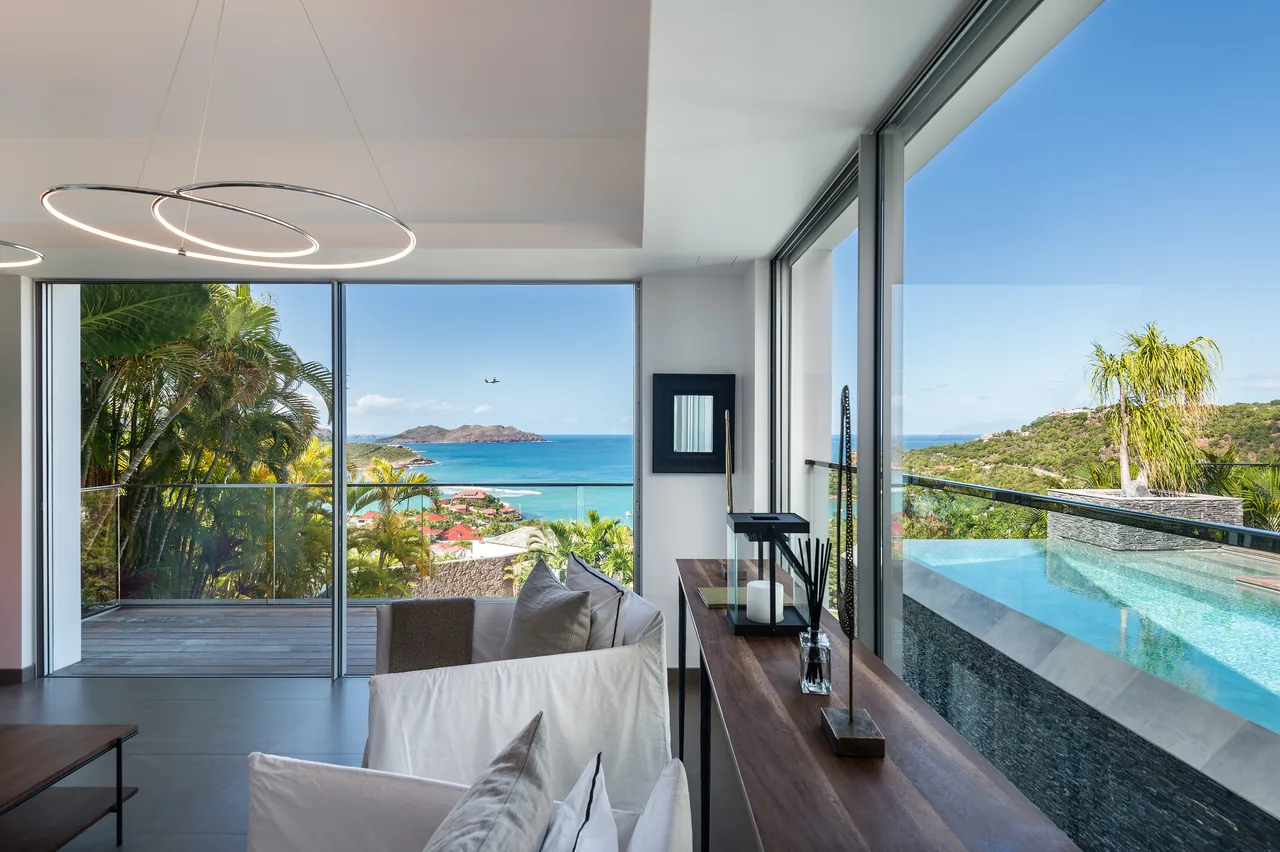 From the lounge to the pool